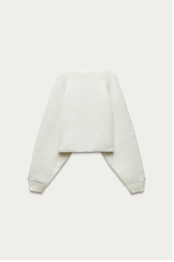 White pullover